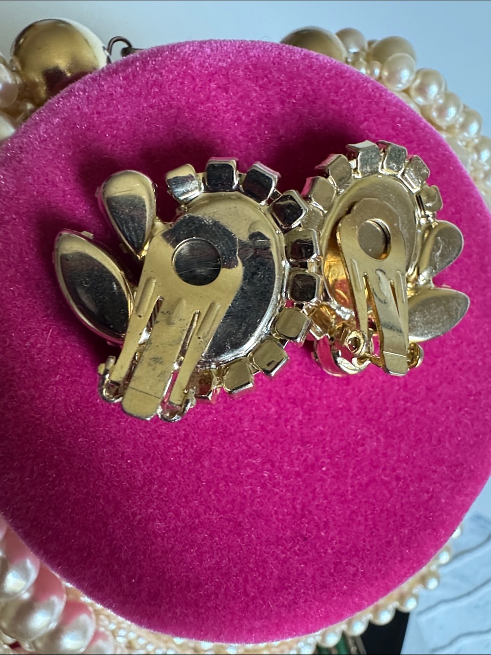 Vintage Juliana D&E clip on earrings - Picture 2 of 9